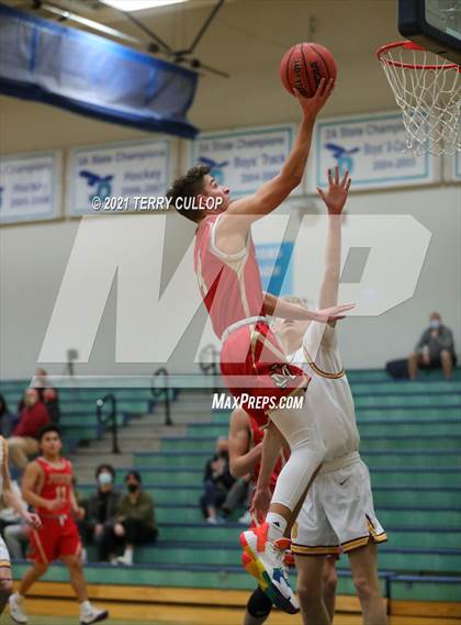 Thumbnail 3 in Judge Memorial vs. Mountain View (Eagle Holiday Shootout) photogallery.