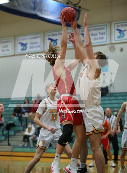 Thumbnail 1 in Judge Memorial vs. Mountain View (Eagle Holiday Shootout) photogallery.