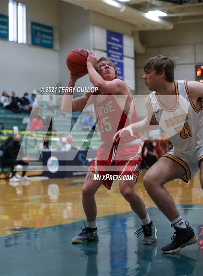 Thumbnail 3 in Judge Memorial vs. Mountain View (Eagle Holiday Shootout) photogallery.