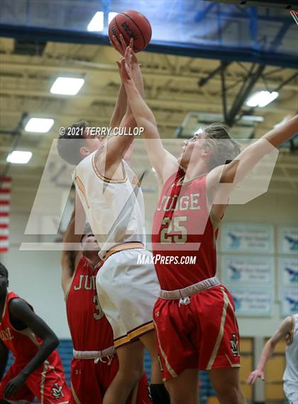 Thumbnail 1 in Judge Memorial vs. Mountain View (Eagle Holiday Shootout) photogallery.