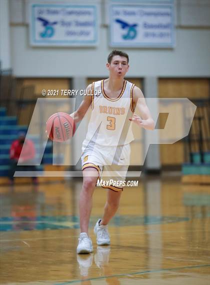 Thumbnail 1 in Judge Memorial vs. Mountain View (Eagle Holiday Shootout) photogallery.