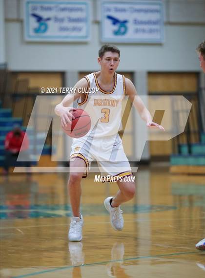 Thumbnail 2 in Judge Memorial vs. Mountain View (Eagle Holiday Shootout) photogallery.