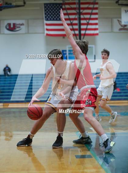 Thumbnail 2 in Judge Memorial vs. Mountain View (Eagle Holiday Shootout) photogallery.