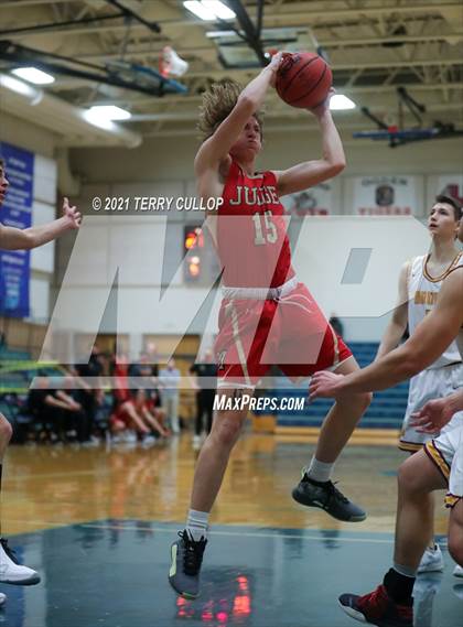Thumbnail 1 in Judge Memorial vs. Mountain View (Eagle Holiday Shootout) photogallery.