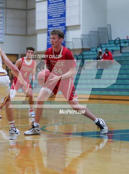 Thumbnail 2 in Judge Memorial vs. Mountain View (Eagle Holiday Shootout) photogallery.