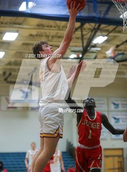 Thumbnail 1 in Judge Memorial vs. Mountain View (Eagle Holiday Shootout) photogallery.