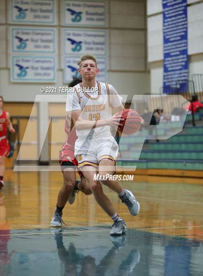 Thumbnail 1 in Judge Memorial vs. Mountain View (Eagle Holiday Shootout) photogallery.