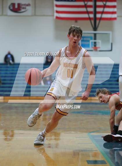 Thumbnail 2 in Judge Memorial vs. Mountain View (Eagle Holiday Shootout) photogallery.
