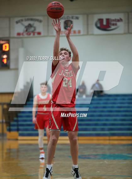 Thumbnail 1 in Judge Memorial vs. Mountain View (Eagle Holiday Shootout) photogallery.