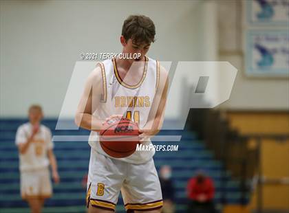 Thumbnail 2 in Judge Memorial vs. Mountain View (Eagle Holiday Shootout) photogallery.