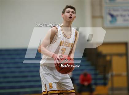 Thumbnail 3 in Judge Memorial vs. Mountain View (Eagle Holiday Shootout) photogallery.