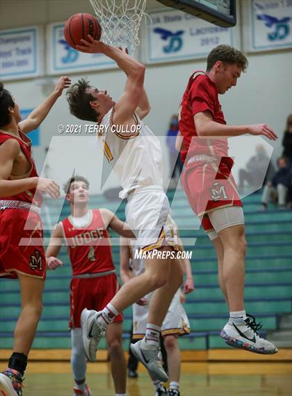 Thumbnail 2 in Judge Memorial vs. Mountain View (Eagle Holiday Shootout) photogallery.