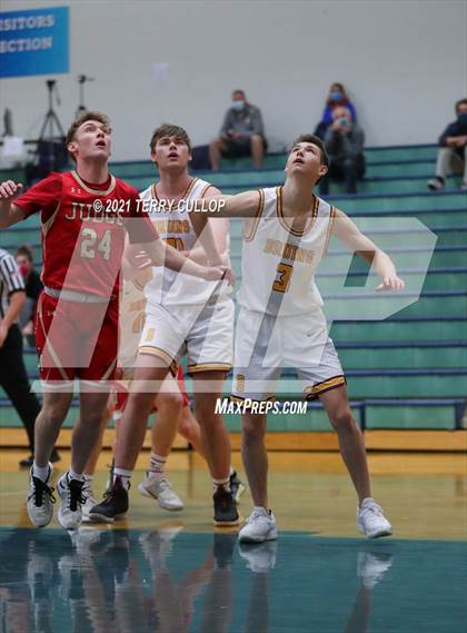 Thumbnail 2 in Judge Memorial vs. Mountain View (Eagle Holiday Shootout) photogallery.