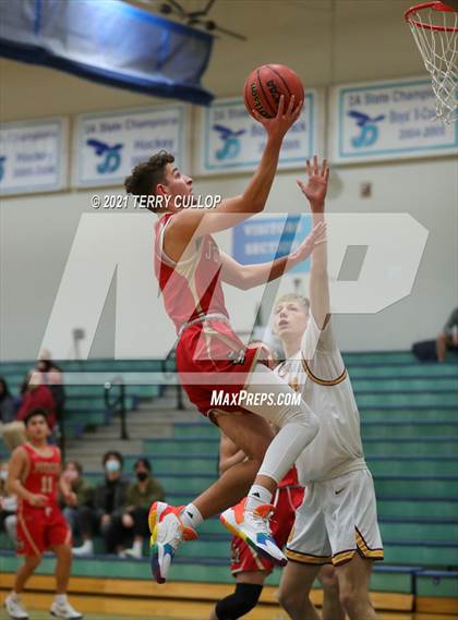 Thumbnail 2 in Judge Memorial vs. Mountain View (Eagle Holiday Shootout) photogallery.