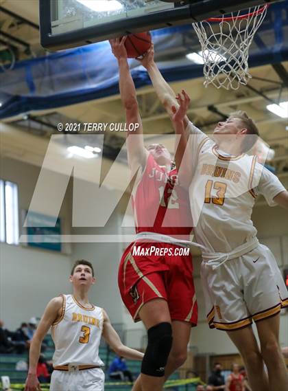 Thumbnail 3 in Judge Memorial vs. Mountain View (Eagle Holiday Shootout) photogallery.