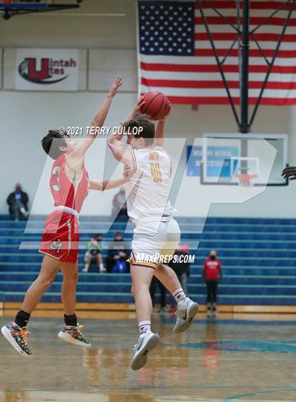 Thumbnail 1 in Judge Memorial vs. Mountain View (Eagle Holiday Shootout) photogallery.
