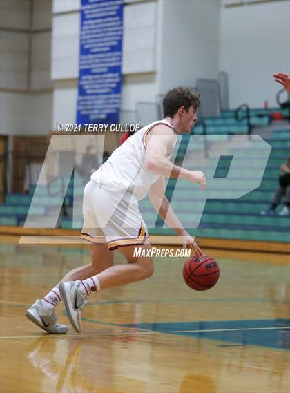 Thumbnail 3 in Judge Memorial vs. Mountain View (Eagle Holiday Shootout) photogallery.