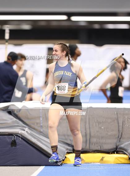 Thumbnail 1 in VHSL State Championship - Class 6 (Pole Vault) photogallery.