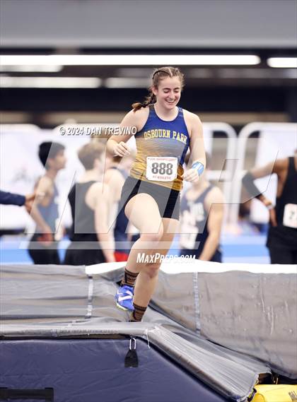 Thumbnail 3 in VHSL State Championship - Class 6 (Pole Vault) photogallery.
