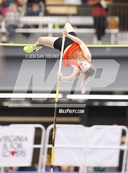 Thumbnail 3 in VHSL State Championship - Class 6 (Pole Vault) photogallery.