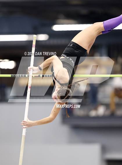 Thumbnail 3 in VHSL State Championship - Class 6 (Pole Vault) photogallery.