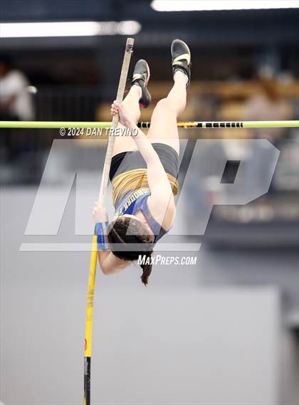 Thumbnail 1 in VHSL State Championship - Class 6 (Pole Vault) photogallery.