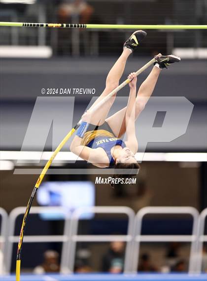 Thumbnail 1 in VHSL State Championship - Class 6 (Pole Vault) photogallery.