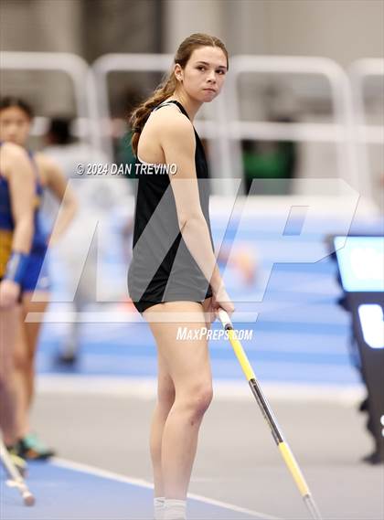 Thumbnail 3 in VHSL State Championship - Class 6 (Pole Vault) photogallery.