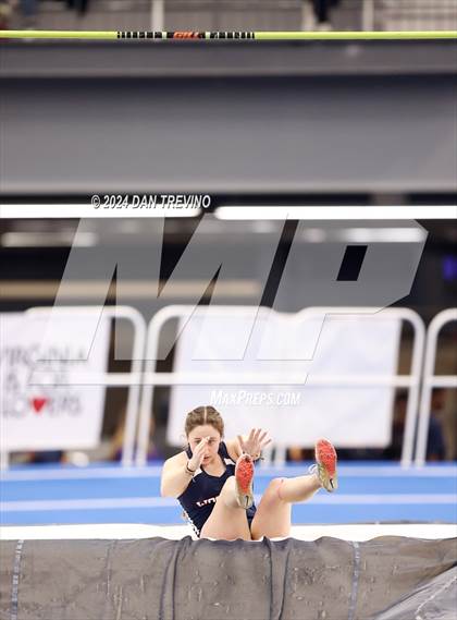 Thumbnail 1 in VHSL State Championship - Class 6 (Pole Vault) photogallery.
