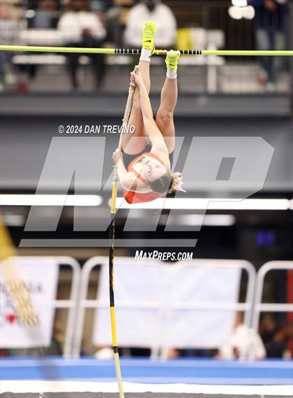 Thumbnail 3 in VHSL State Championship - Class 6 (Pole Vault) photogallery.