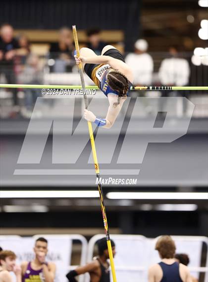 Thumbnail 1 in VHSL State Championship - Class 6 (Pole Vault) photogallery.