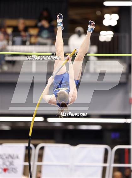 Thumbnail 1 in VHSL State Championship - Class 6 (Pole Vault) photogallery.
