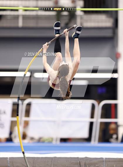 Thumbnail 1 in VHSL State Championship - Class 6 (Pole Vault) photogallery.