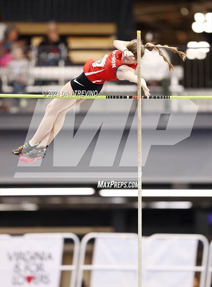 Thumbnail 1 in VHSL State Championship - Class 6 (Pole Vault) photogallery.