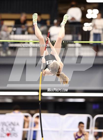 Thumbnail 1 in VHSL State Championship - Class 6 (Pole Vault) photogallery.