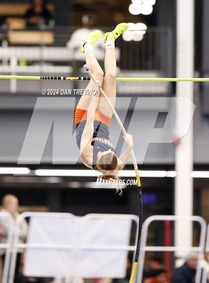 Thumbnail 3 in VHSL State Championship - Class 6 (Pole Vault) photogallery.