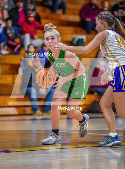 Thumbnail 3 in Mountain Home vs Yellville-Summit (Mountain Home Jr Invitational) photogallery.