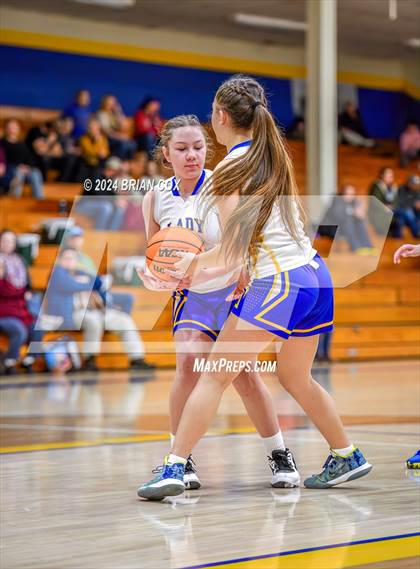 Thumbnail 3 in Mountain Home vs Yellville-Summit (Mountain Home Jr Invitational) photogallery.
