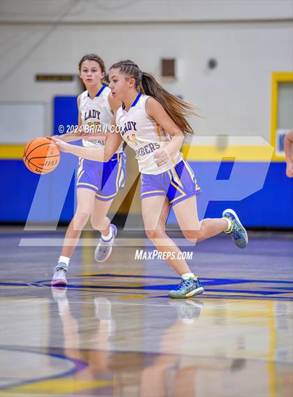 Thumbnail 3 in Mountain Home vs Yellville-Summit (Mountain Home Jr Invitational) photogallery.