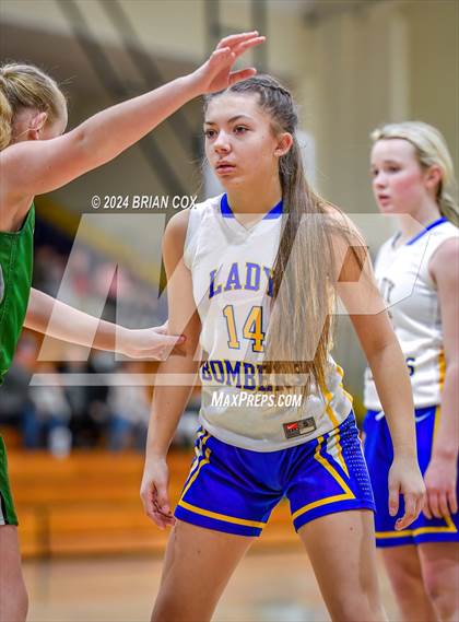 Thumbnail 2 in Mountain Home vs Yellville-Summit (Mountain Home Jr Invitational) photogallery.