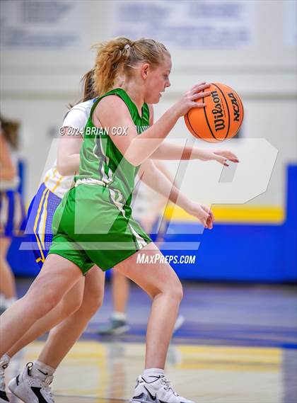 Thumbnail 2 in Mountain Home vs Yellville-Summit (Mountain Home Jr Invitational) photogallery.