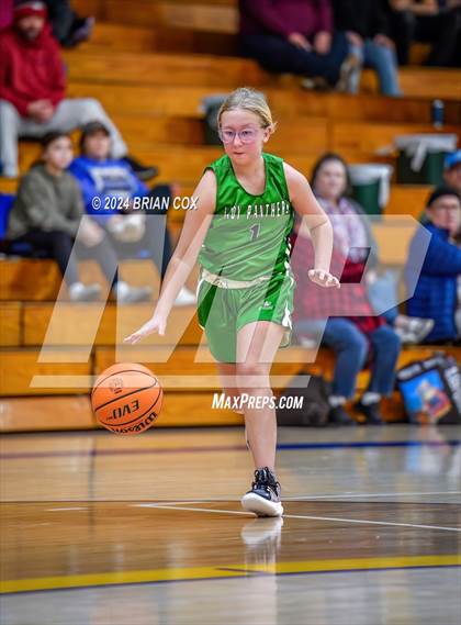 Thumbnail 2 in Mountain Home vs Yellville-Summit (Mountain Home Jr Invitational) photogallery.
