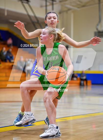 Thumbnail 2 in Mountain Home vs Yellville-Summit (Mountain Home Jr Invitational) photogallery.