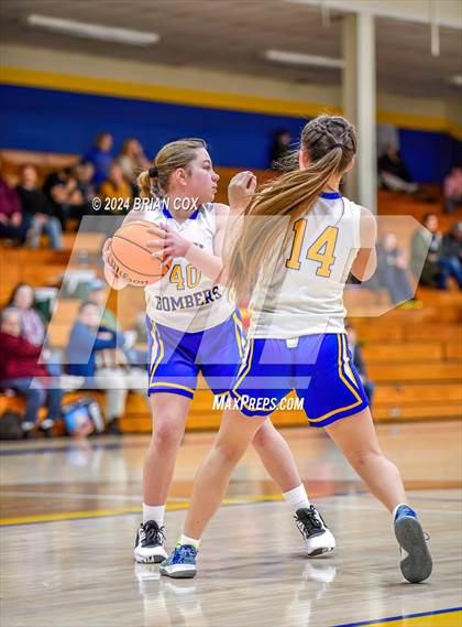 Thumbnail 1 in Mountain Home vs Yellville-Summit (Mountain Home Jr Invitational) photogallery.