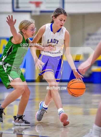 Thumbnail 3 in Mountain Home vs Yellville-Summit (Mountain Home Jr Invitational) photogallery.