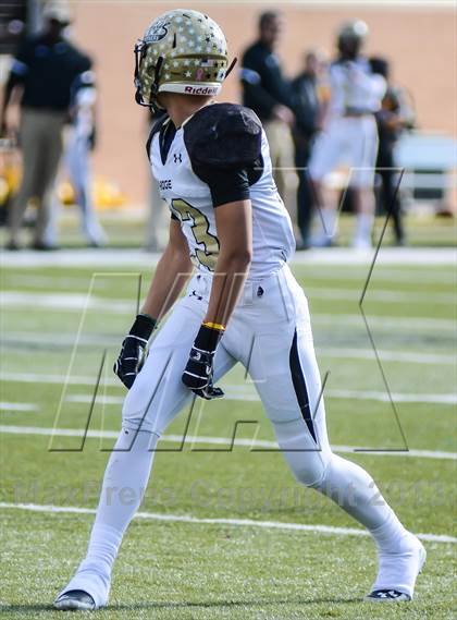 Thumbnail 1 in Denton Ryan vs Fossil Ridge (UIL 5A Regional Playoff) photogallery.