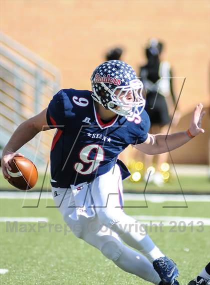 Thumbnail 3 in Denton Ryan vs Fossil Ridge (UIL 5A Regional Playoff) photogallery.