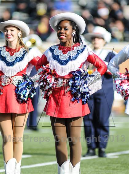 Thumbnail 1 in Denton Ryan vs Fossil Ridge (UIL 5A Regional Playoff) photogallery.