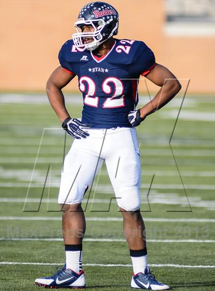 Thumbnail 2 in Denton Ryan vs Fossil Ridge (UIL 5A Regional Playoff) photogallery.