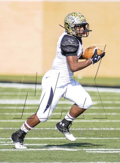 Thumbnail 3 in Denton Ryan vs Fossil Ridge (UIL 5A Regional Playoff) photogallery.